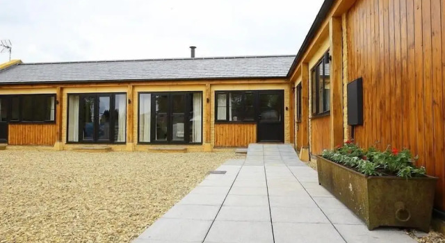 Park Stables, Varaa Lomakoti Mökit kohteessa Merseyside, Mökki