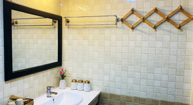 Бунгало Deluxe с балконом и с видом на озеро Dinh Gia Home