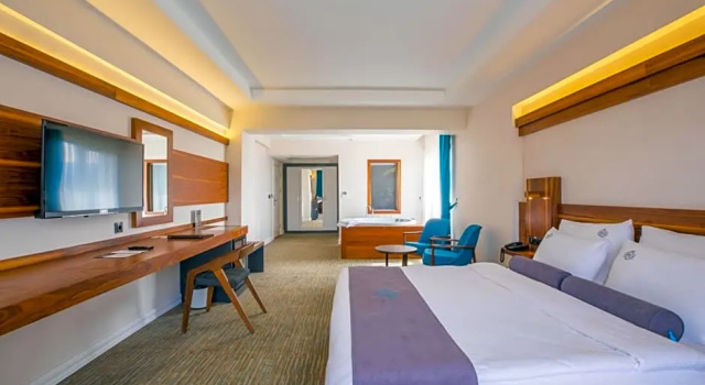 Двухместный люкс Karpalas City Hotel & Spa
