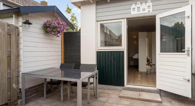 Коттедж Studio Baarn with patio, airco, pantry, bedroom, bathroom, privacy - Amsterdam, Utrecht