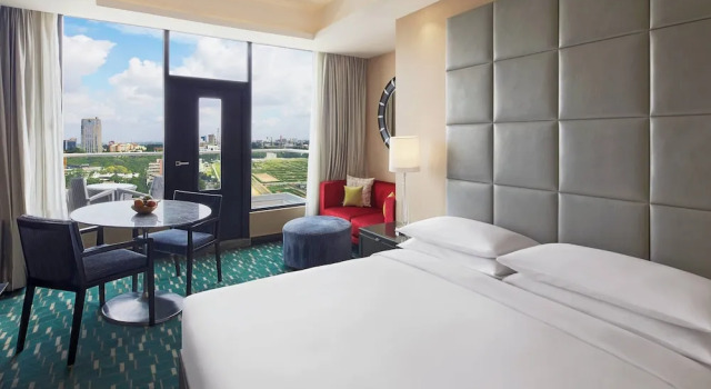 Двухместный номер Executive с балконом Renaissance Bengaluru Race Course Hotel