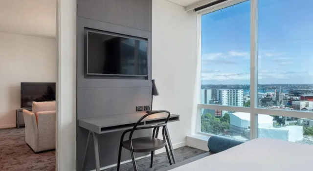 Люкс Sky Tower View с 2 комнатами Four Points by Sheraton Auckland