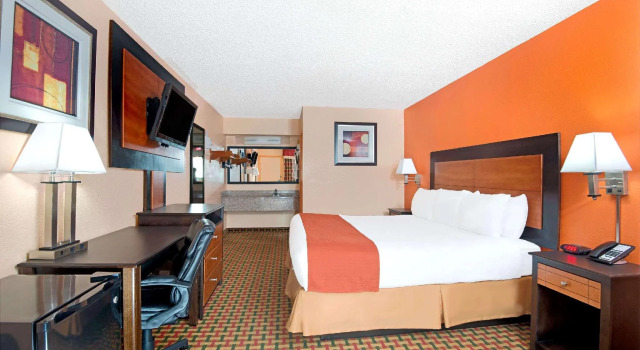 Двухместный номер Standard Days Inn by Wyndham Independence