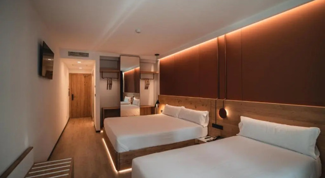 Трёхместный номер Standard Hotel Silgar 92