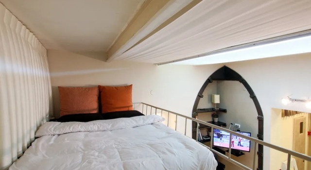 Classic studio Apt in heart of Tel Aviv, Забронировать Отель Тель-Авив Тель-Авивский округ, рядом с Independence Hall Museum