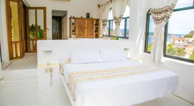 Villa Flory, Book Villa Tangolunda 