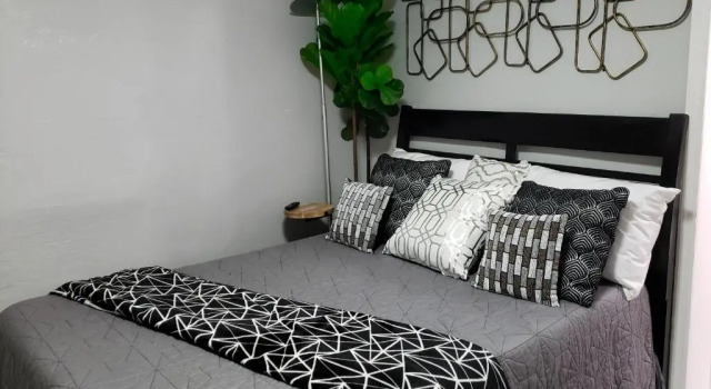 Glam Private Studio 4 Miles from Hard Rock Stadium, Rezervați Hotel Miramar Everglades National Park