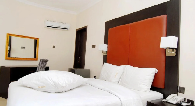 Номер Executive Kings Celia Hotel & Suites