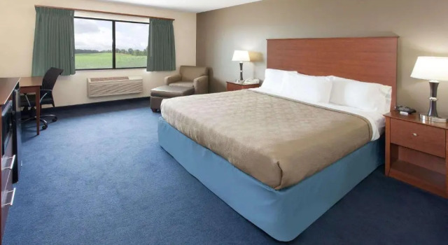 Люкс AmericInn by Wyndham Webster City