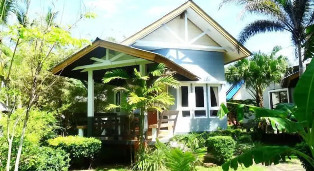 Бунгало Deluxe с балконом Lanta Palm Beach Resort , Beach Bungalow - Koh Lanta