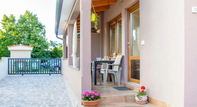 Студия Apartment Uzelac