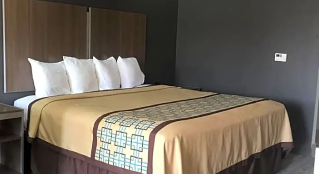 Люкс Scottish Inn & Suites - Conroe