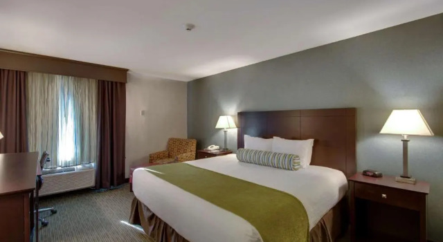 Номер Standard Best Western Plus, The Inn at Hampton