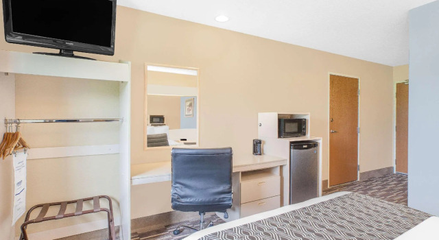 Двухместный номер Standard AmericInn by Wyndham Clear Lake