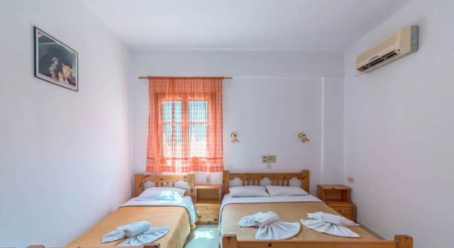 Hotel Eva Marina, Rezerwuj Hotel Hotele w Retimno z parkingiem, Parking