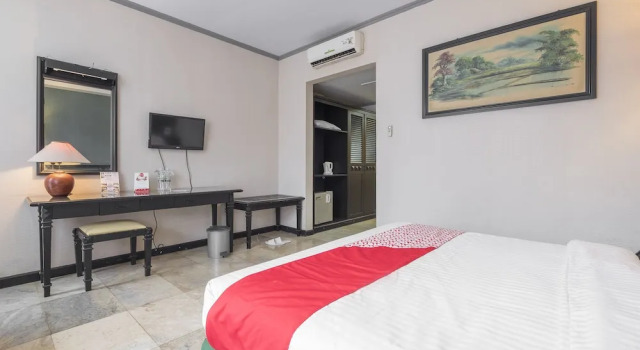 Люкс Deluxe Collection O 637 Yasmin Hotel