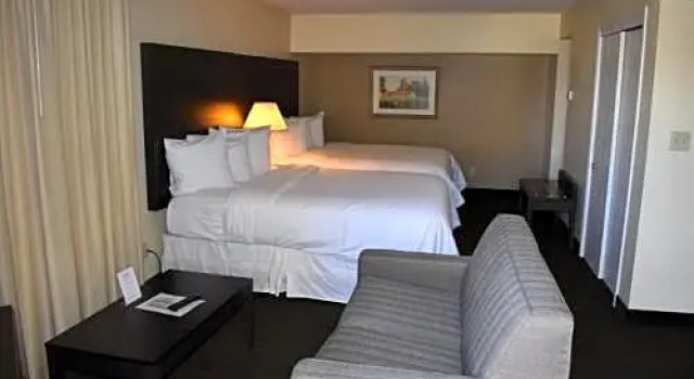 Четырёхместный люкс Hawthorn Suites by Wyndham Miamisburg/Dayton Mall South