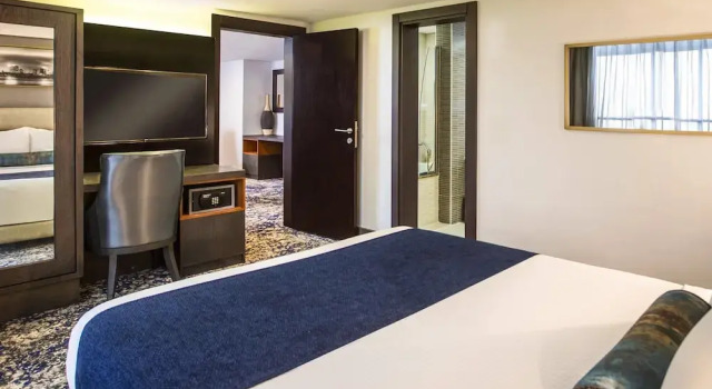 Двухместный полулюкс Mövenpick Hotel Ikoyi Lagos