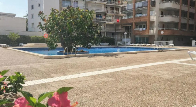 Apartamento Center Ref. 1019  by Iberplaya, Varaa Huoneisto Hotellit Tarragonès uima-altaalla, Uima-allas