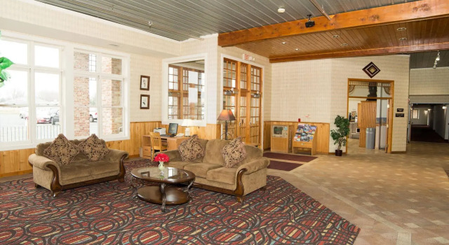 HomeTown Inn & Suites, Varaa Hotelli Hotellit Minnesota pysäköinnillä, Pysäköinti