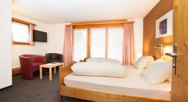 Hotel Vincenz, Rezervați Hotel Hoteluri în Brigels cu parcare, Parcare
