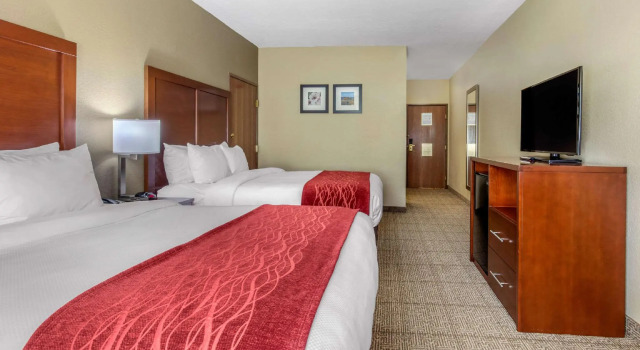 Четырёхместный номер Standard Comfort Inn & Suites McComb