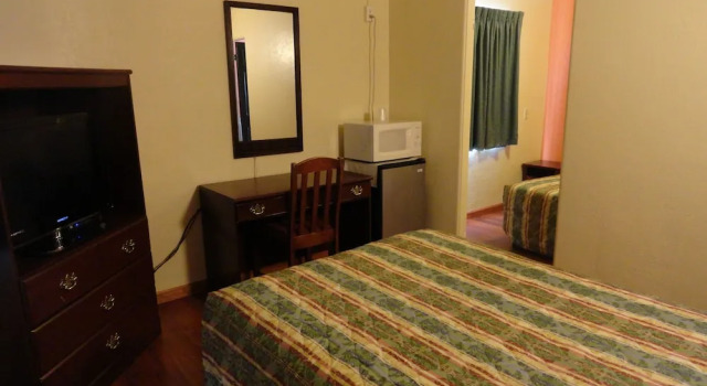 Четырёхместный номер Standard Sunset Motel