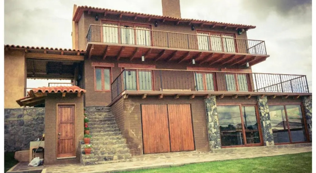 Beautiful Cabin Downtown Tapalpa Oven Mud Barbecue Grill 4 Room 12 ppl TV Wifi, Rezerwuj Hotel Tapalpa Jalisco