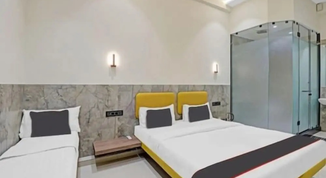 Номер Deluxe с видом на сад Hotel Gold Palace Inn
