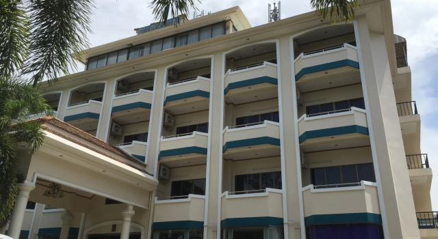 Krabi Golden Hill Hotel, Забронировать Отель Отели Краби-таун с бассейном, рядом с Храм Каев Кораварам, Бассейн