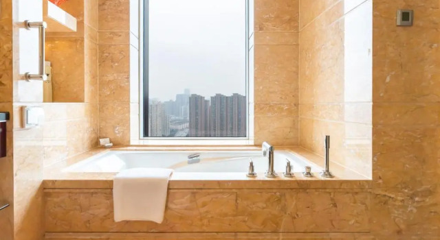 Четырёхместный номер Deluxe Marriott Shanghai Changfeng Park