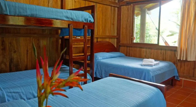 Family Bungalow with view Mindo Real