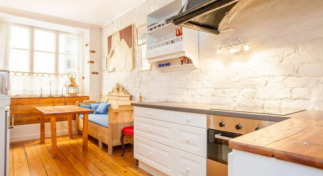 ApartDirect Gamla Stan, Забронировать Отель Отели Стокгольма 4 звезды, рядом с Катаринахиссен, 4*