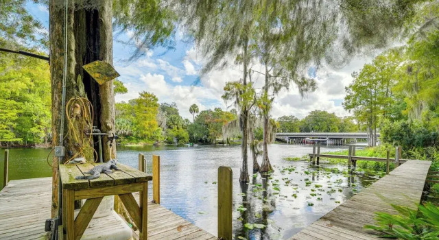 Waterfront Dunnellon Retreat w/ River Access!, Prenota Hotel Dunnellon Florida