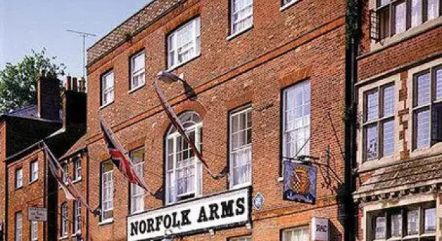 Номер Standard Norfolk Arms Hotel - Arundel