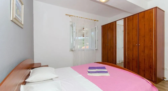 Apartment Doma, Забронировать Апартаменты/квартира Лумбарда остров Корчула, рядом с Частный Пляж «Апартментс Зуре»