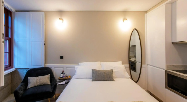 Charming Studio in Historic Downtown, Забронировать Отель Порту Регион Порту, рядом с Канатная дорога Гайя
