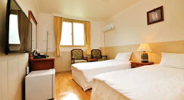 Двухместный номер Standard Chambord Hotel
