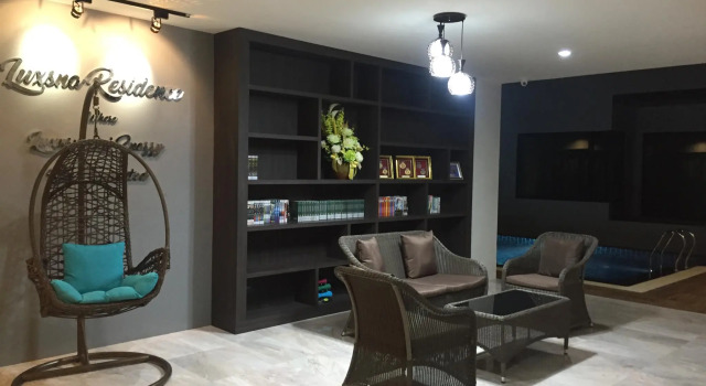 Luxsna Residence, Забронировать Отель Отели Хатъяй с бассейном, рядом с Автостанция Хат Яй, Бассейн