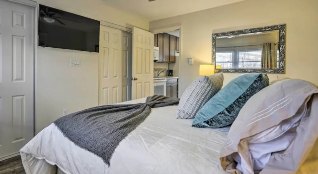 Brigantine Vacation Rental - Walk to Beach!, Забронировать Апартаменты/квартира Бригантин Джерси-Шор