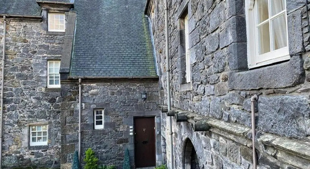 Menstrie Castle Stay