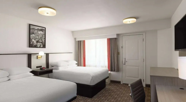 Camera quadrupla Standard con vista sul cortile Ramada by Wyndham Elko Hotel at Stockmens Casino