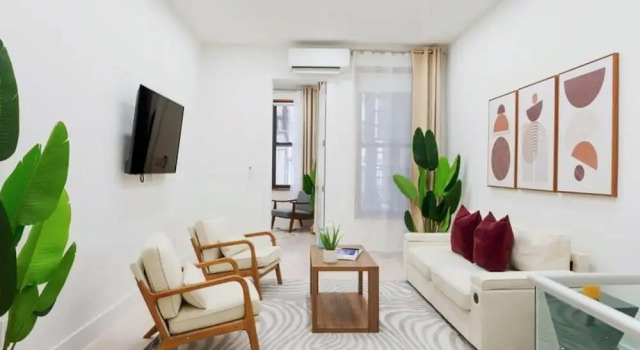Коттедж 317-1d New 2BR Duplex W D Private Backyard