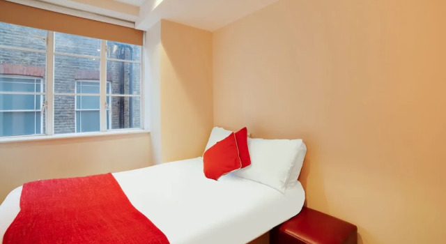 Attractive Apartment in London Near Somerset House, Забронировать Апартаменты/квартира Кенсингтон и Челси Лондон, рядом с Саут Кенсингтон