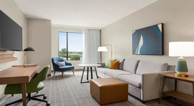 Четырёхместный люкс c 1 комнатой Staybridge Suites Lexington S Medical Ctr Area by IHG