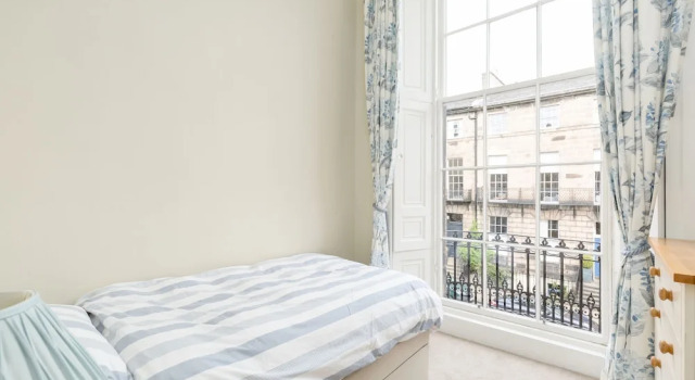 Апартаменты Light and Spacious 2 Bedroom Flat in Heart of Edinburgh