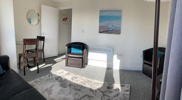 Beachside Home - Sleeps 5, Garden, Parking & Pets
