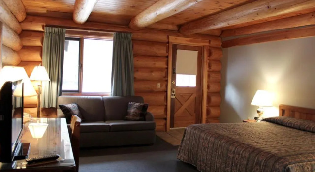 Номер Standard с видом на бассейн Nootka Lodge