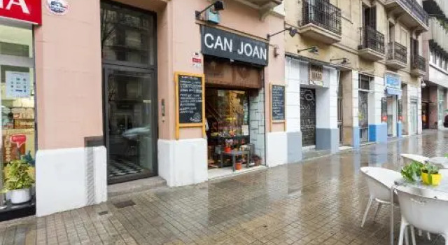 Casa Cosi Letamendi, Забронировать Отель Эшампле Барселона, рядом с Jove Regina Theatre
