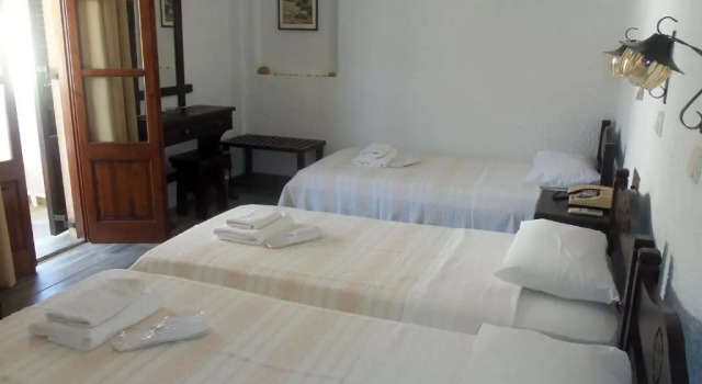 Трёхместный номер Standard с видом на горы Alexandros Hotel